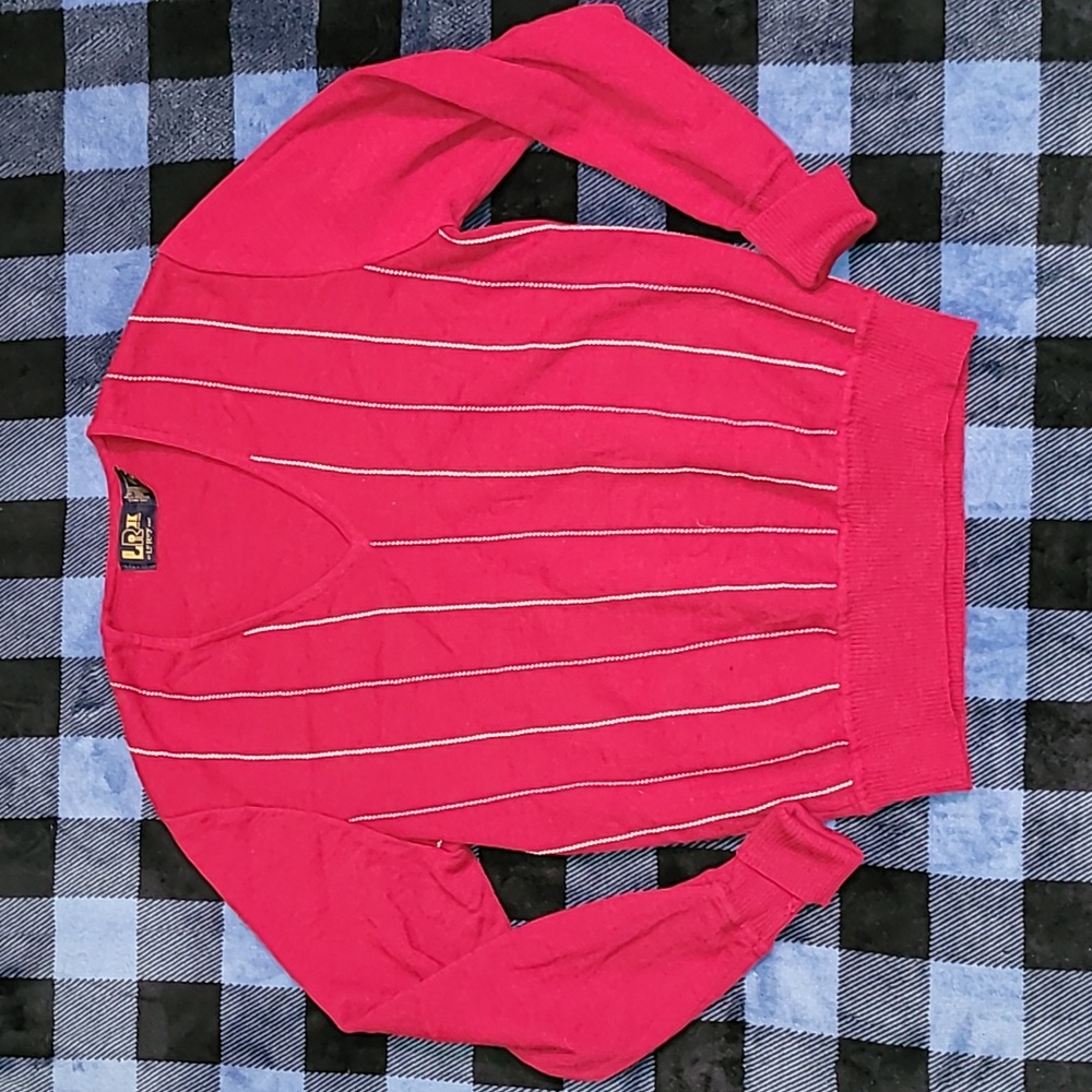 Vintage. LeRoy Knit. 💯 Wool v-neck sweater. Men's size Large.